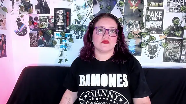 Snapshot of helleen21 chatting on July 2026 07:34:01 AM helleen21 online show from July 2026 07:34:01 AM