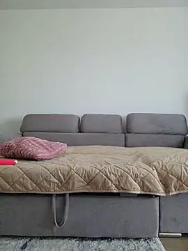 EMILLYREED11 online show from May 2026 11:39:02 AM