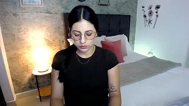 Snapshot of isa_cruzx chatting on May 2026 09:33:02 PM isa cruzx online show from May 2026 09:33:02 PM