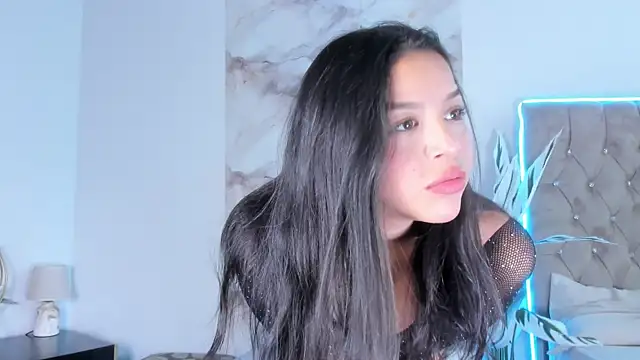 Clara4w online show from June 2026 12:08:01 PM