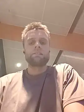 leeoslut online show from June 2026 09:25:02 AM