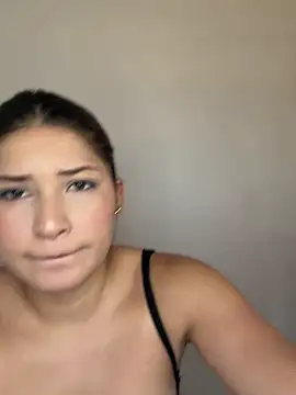VioletaSanchez24 online show from July 2026 06:35:02 PM