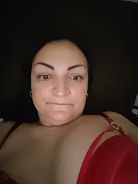 LunaMoonlira online show from May 2026 06:05:02 PM