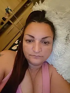 LunaMoonlira online show from June 2026 09:07:02 PM