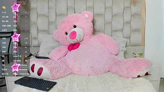 MaddyReyes online show from June 2026 07:40:01 PM
