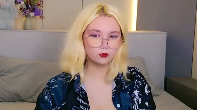 Cassey Well online show from May 2026 10:32:02 AM