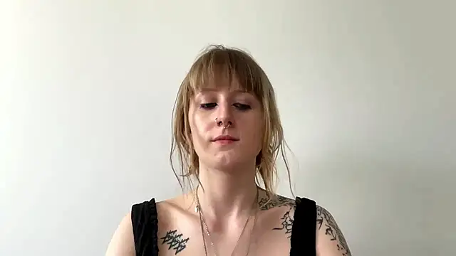 LaraLovely online show from July 2026 03:48:02 PM