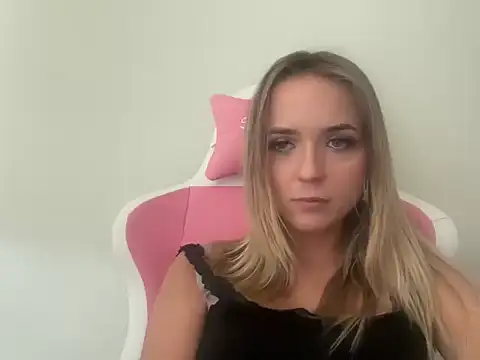 Snapshot of SisiBunny chatting on July 2026 10:34:02 AM SisiBunny online show from July 2026 10:34:02 AM