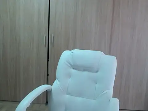 Haileey ross online show from May 2026 01:07:01 PM