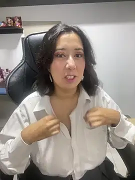 Snapshot of saramaSS chatting on May 2026 03:58:02 AM saramaSS online show from May 2026 03:58:02 AM