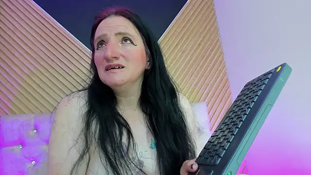 CloeMature online show from June 2026 03:25:01 AM