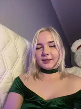 EFFIWHIITE online show from May 2026 08:14:02 PM