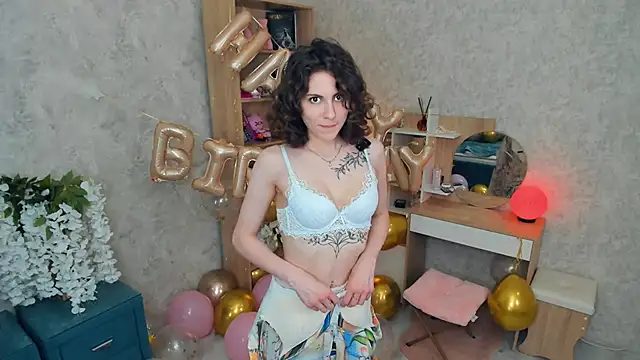 Snapshot of Kimasichka chatting on June 2026 05:28:01 AM Kimasichka online show from June 2026 05:28:01 AM