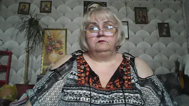 MarinaFarina53 online show from May 2026 12:02:01 PM