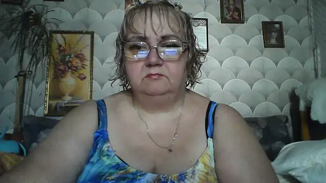 MarinaFarina53 online show from June 2026 05:02:02 AM