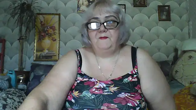 MarinaFarina53 online show from June 2026 06:03:01 AM