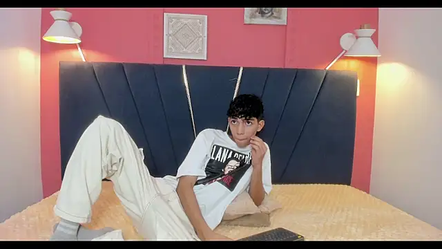 ero boy40 online show from May 2026 03:26:01 AM