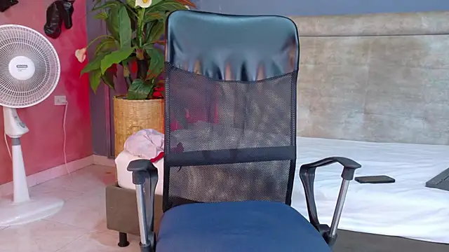 criss hardcock  online show from May 2026 01:28:01 PM