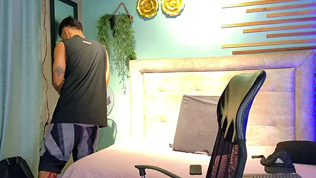 criss hardcock  online show from June 2026 01:20:02 PM