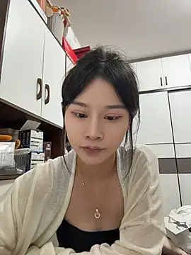 cuteluky18 online show from May 2026 12:01:01 PM
