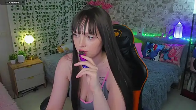 WhisGracex online show from May 2026 12:45:01 PM