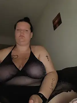 Snapshot of BadMommyyyyy chatting on June 2026 08:59:02 AM BadMommyyyyy online show from June 2026 08:59:02 AM