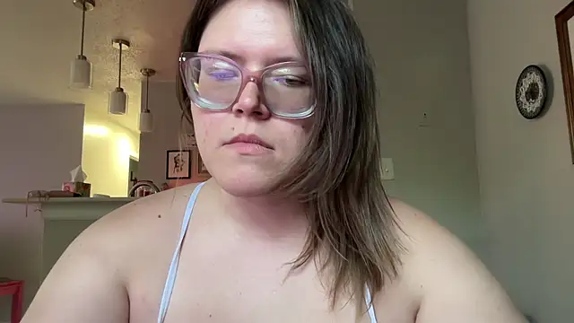 cozyqt94 online show from May 2026 09:09:02 PM