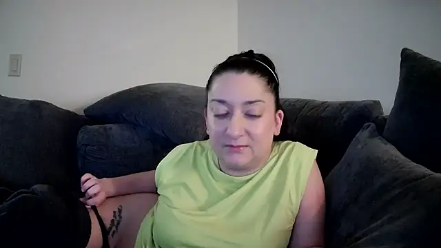 Hottie90210 online show from May 2026 08:41:01 AM