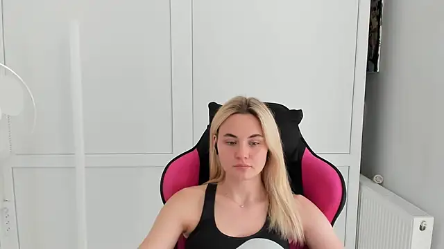Emma starrs  online show from July 2026 04:42:02 PM