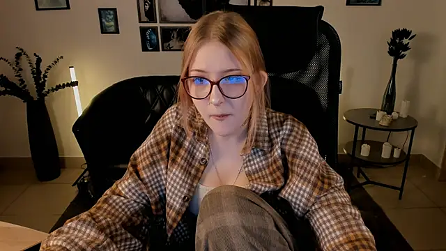 lanafitch online show from May 2026 10:33:02 AM