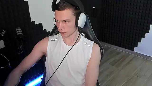 More than friend online show from May 2026 07:08:01 PM