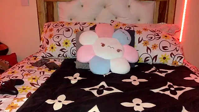 creamyamber online show from April 2026 01:55:01 AM