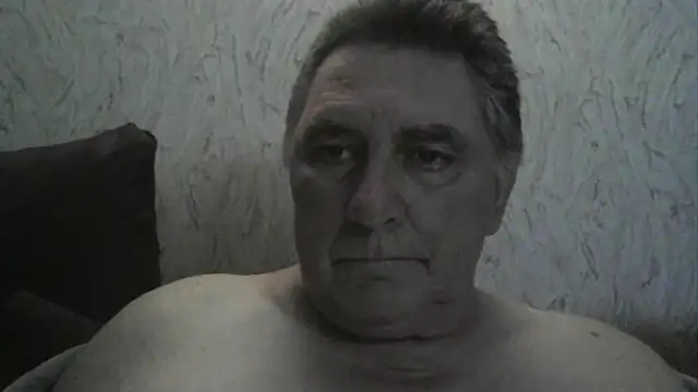 Snapshot of edje59a chatting on December 2025 01:26:02 AM edje59a online show from December 2025 01:26:02 AM