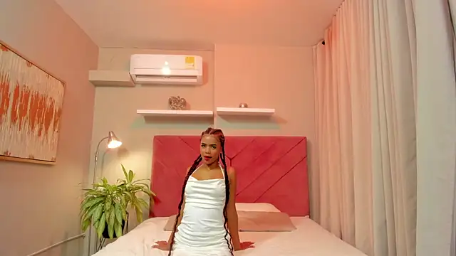 Mia Velvee online show from June 2026 01:03:02 PM