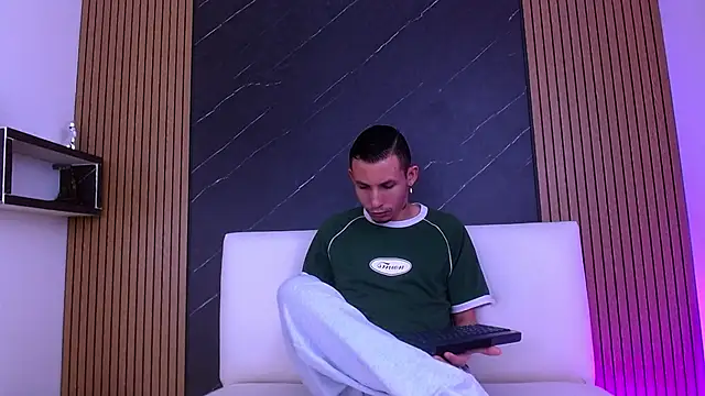 Isak Berekoa online show from June 2026 11:02:01 AM