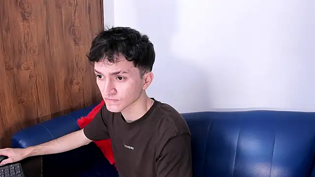 kavencastro online show from June 2026 02:00:01 AM