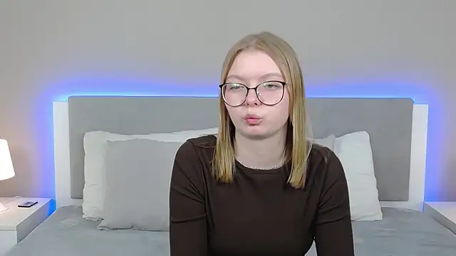 MadlenMelo online show from May 2026 02:36:02 PM