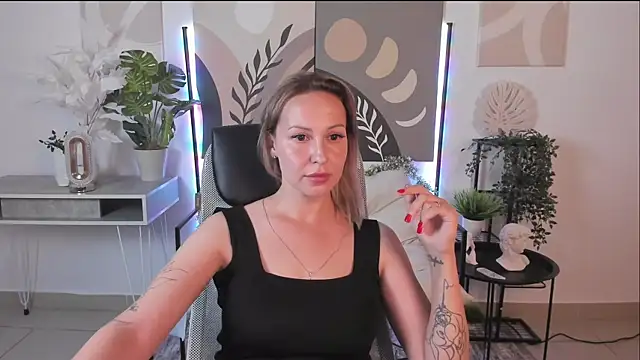 Snapshot of Charlotte_Hudson chatting on July 2026 03:03:02 PM Charlotte Hudson online show from July 2026 03:03:02 PM