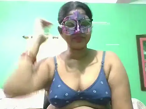 Snapshot of Kavya17 chatting on June 2026 03:40:01 AM Kavya17 online show from June 2026 03:40:01 AM