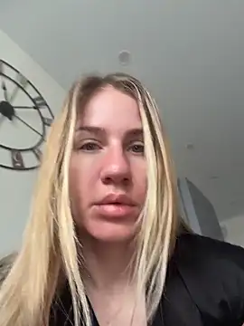 AnnaMist  online show from May 2026 04:18:01 AM