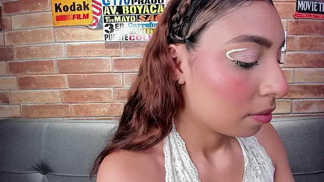 Snapshot of foxy_antonela chatting on June 2026 02:43:02 AM foxy antonela online show from June 2026 02:43:02 AM