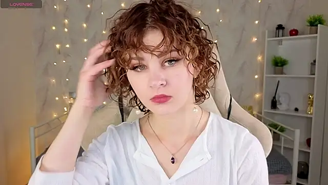 Snapshot of Kira__Fluffy chatting on July 2026 12:06:02 AM Kira Fluffy online show from July 2026 12:06:02 AM