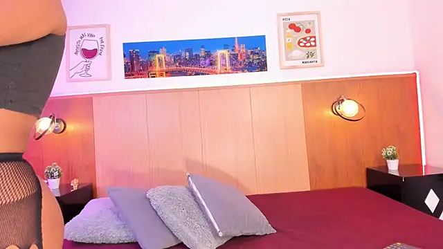 Anniie Fox  online show from July 2026 01:04:01 PM