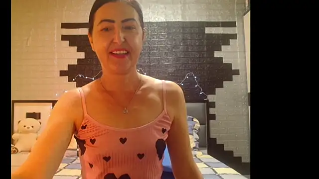 Ada Vera online show from May 2026 02:01:02 PM