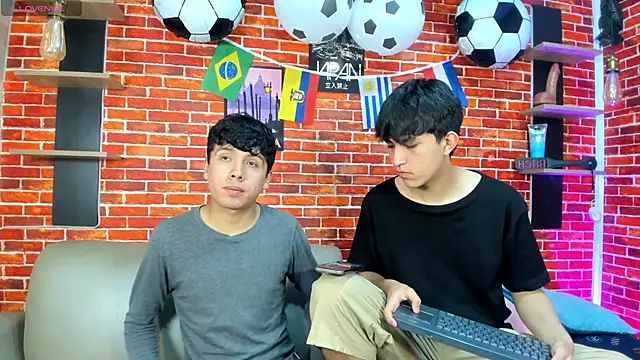 Hoot boyss  online show from June 2026 08:10:02 PM