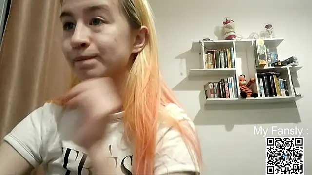 Emilya201 online show from May 2026 11:56:02 PM