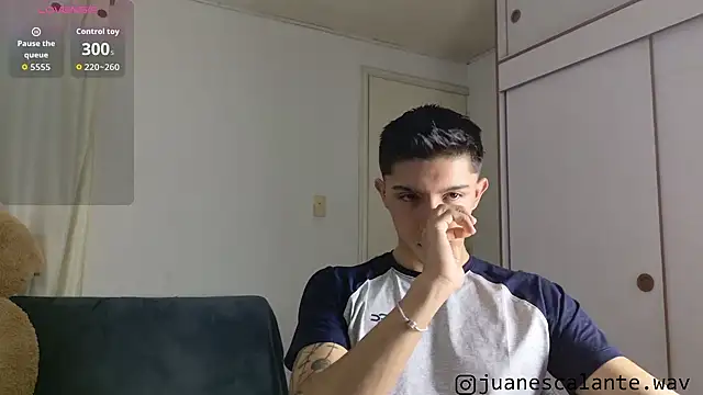 Snapshot of Thesaint_xxx chatting on July 2026 05:22:01 AM Thesaint xxx online show from July 2026 05:22:01 AM