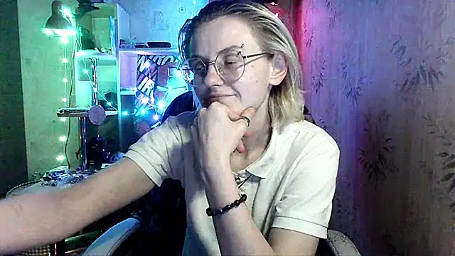 Snapshot of __Freya___ chatting on May 2026 10:04:02 PM Freya online show from May 2026 10:04:02 PM