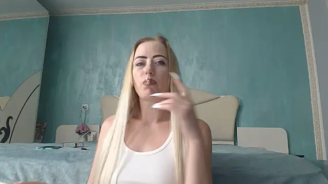 Snapshot of LaraLanee chatting on July 2026 07:29:02 PM LaraLanee online show from July 2026 07:29:02 PM