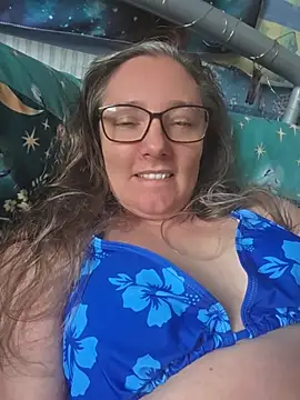 Snapshot of Izzylove47 chatting on July 2026 11:49:01 AM Izzylove47 online show from July 2026 11:49:01 AM